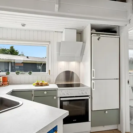 Gudmar - 75m From The Sea By Interhome